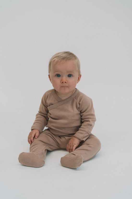 Load image into Gallery viewer, Illoura Footed Romper- Hazelnut
