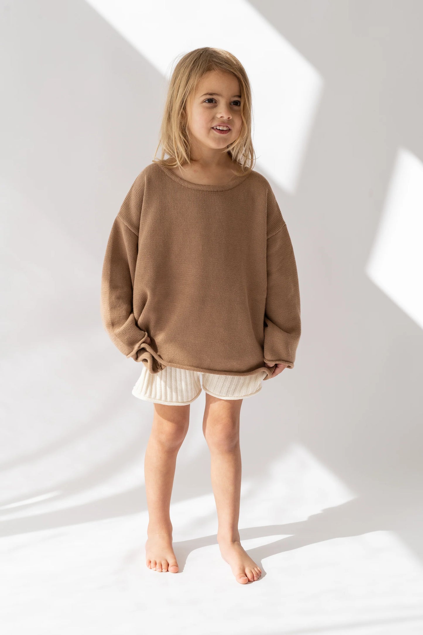 Load image into Gallery viewer, Illoura - Essentials Knit Jumper (Chocolate)
