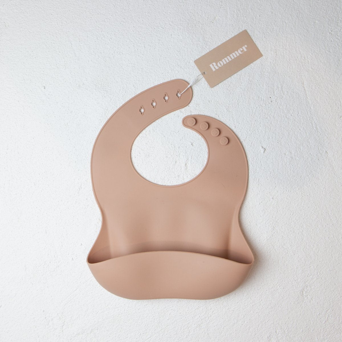 Load image into Gallery viewer, Rommer - Silicone Bib (Nude)
