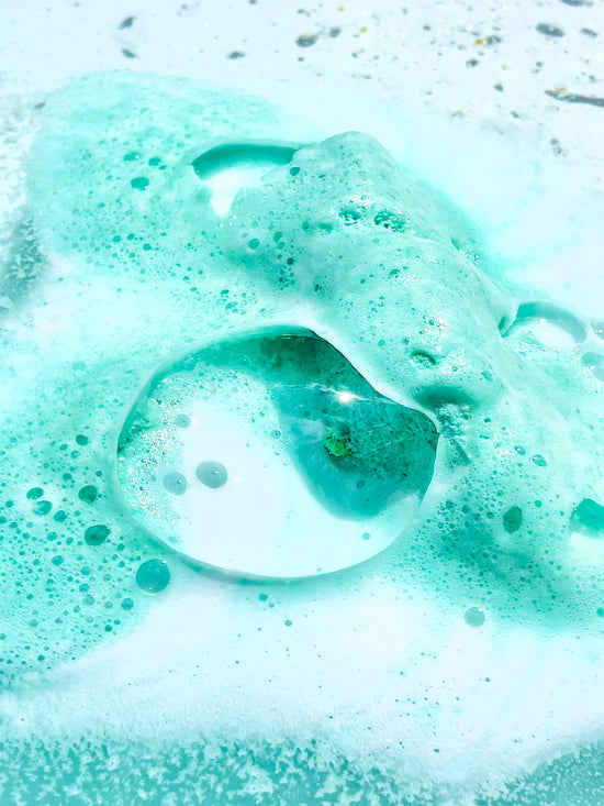 Summer Salt Body - Crystal Bath Bomb (Aquamarine Lemongrass)