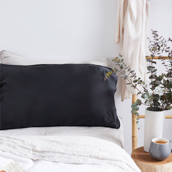 The Goodnight Co - Silk Pillowcase - Charcoal