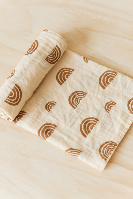 Load image into Gallery viewer, Kiin - Organic Swaddle (Ivory &amp;amp; Umber Rainbows)
